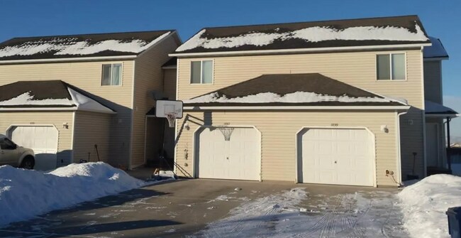 property at 1033 N River Rock Dr