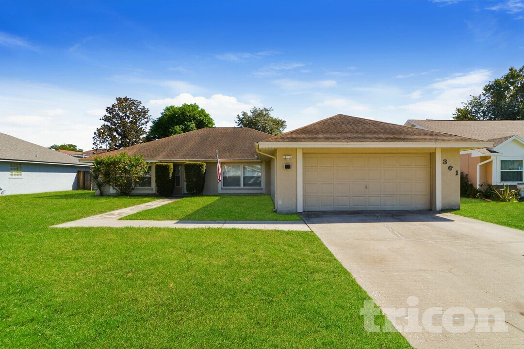 361 Glenholly Ct in Casselberry, FL - Foto de edificio