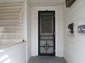 1126-1126 Vattier Street in Manhattan, KS - Building Photo