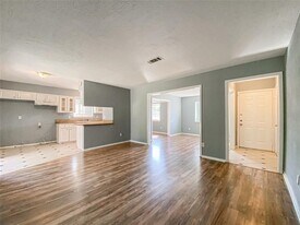 12911 Scott St in Houston, TX - Building Photo
