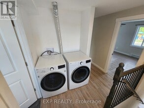 89 College St E in Belleville, ON - Building Photo - Building Photo