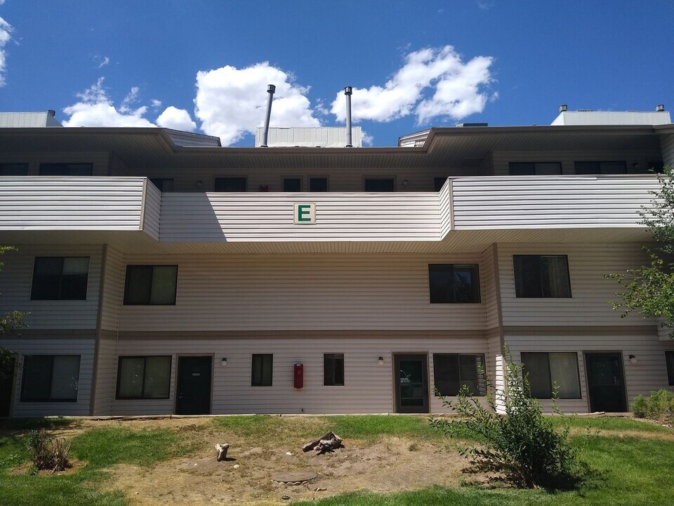 1705 Heatheridge Rd in Fort Collins, CO - Building Photo
