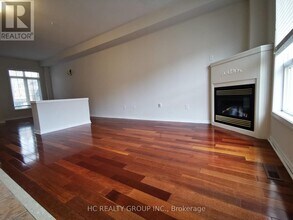 16 Vecchia St in Markham, ON - Building Photo - Building Photo