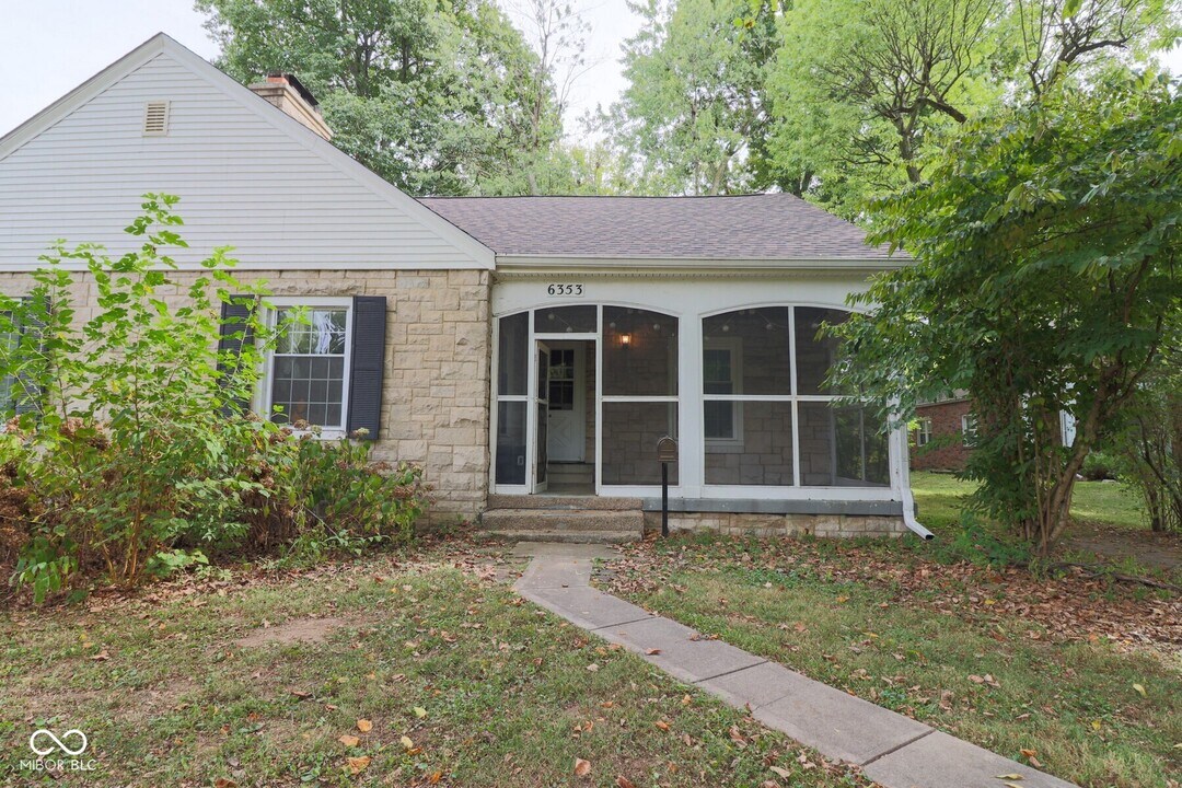 6353 Riverview Dr in Indianapolis, IN - Building Photo