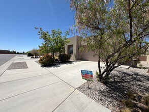 5019 Costa Uasca Dr NW in Albuquerque, NM - Building Photo - Building Photo