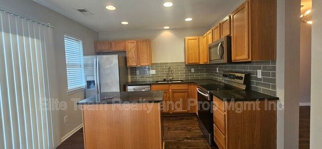 6807 Juniper Tree St in Charlotte, NC - Building Photo - Building Photo