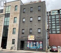 71 Main St E in Hamilton, ON - Building Photo