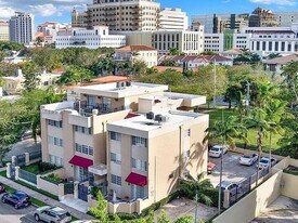 300 Madeira Ave, Unit 201 in Coral Gables, FL - Building Photo