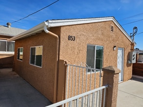 853 Kempton St in Spring Valley, CA - Foto de edificio - Building Photo