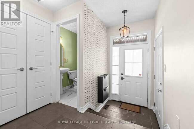 2435 River Mist Rd in Ottawa, ON - Building Photo - Building Photo