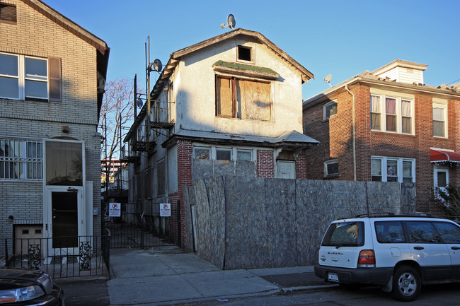 3058 Brighton 3rd St in Brooklyn, NY - Foto de edificio - Building Photo