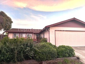 2361 St George Dr in Concord, CA - Building Photo