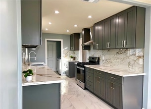 16014 Horace St in Los Angeles, CA - Foto de edificio - Building Photo