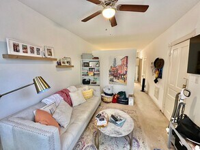 326 North Carolina Ave SE in Washington, DC - Building Photo - Building Photo