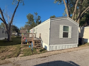 4410 Brown Station Rd in Columbia, MO - Foto de edificio - Building Photo