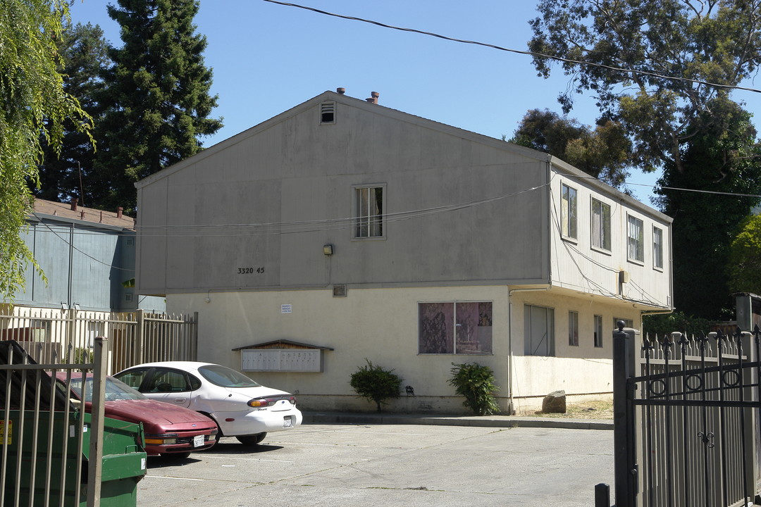 3320-3345 Arkansas St in Oakland, CA - Building Photo