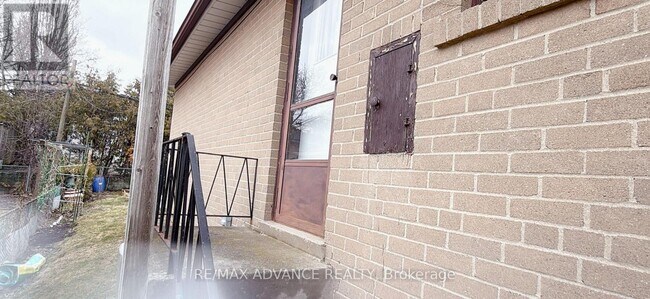 property at 12 Daleena Dr