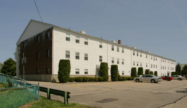 Belmont Arms in Easton, MA - Foto de edificio - Building Photo