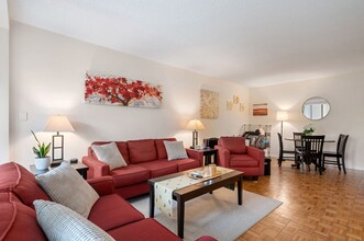 33 Pond Ave, Unit 404 in Brookline, MA - Building Photo - Building Photo