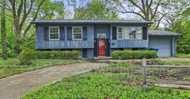 property at 2204 Broadmoor Dr