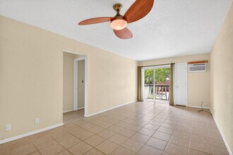510 Lake Shore Dr in West Palm Beach, FL - Building Photo - Building Photo