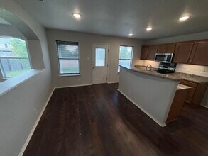 11319 Grapevine Hill in San Antonio, TX - Building Photo - Building Photo