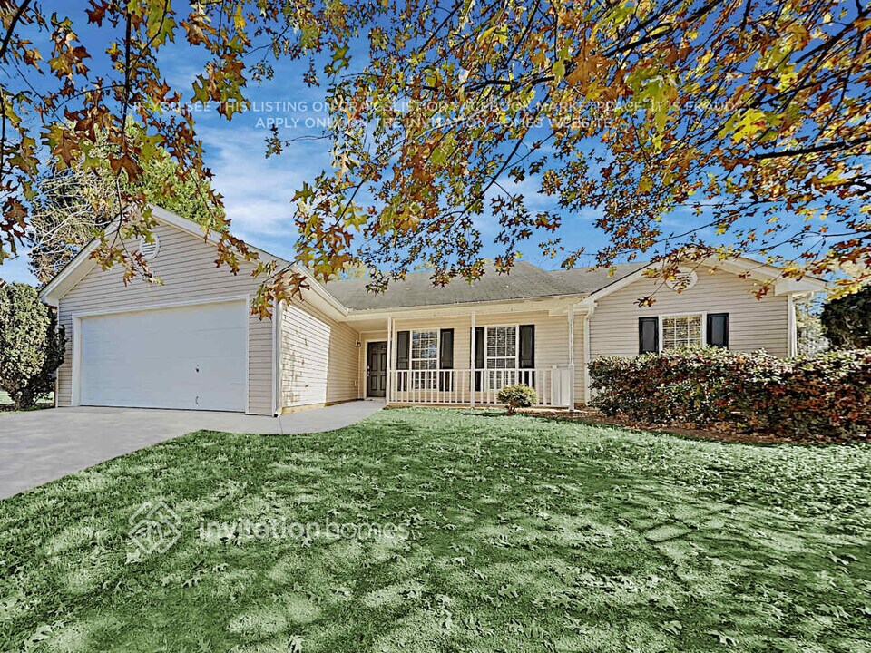 1606 Madison Dr in Bethlehem, GA - Building Photo