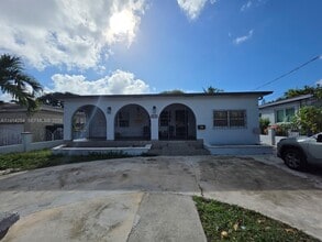 2970 SW 17th St in Miami, FL - Building Photo - Building Photo