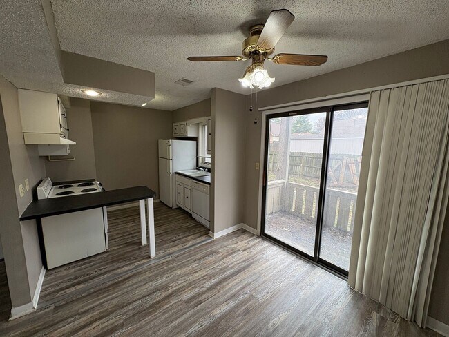 616 S 6th St in Mattoon, IL - Building Photo - Building Photo