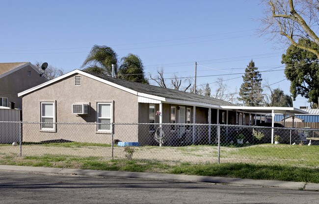 1904 Roble Ave in Modesto, CA - Building Photo - Building Photo