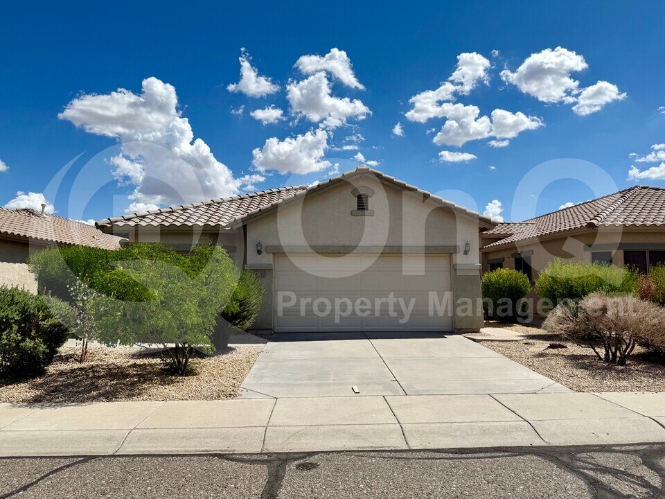 40713 N Courage Trail in Anthem, AZ - Building Photo