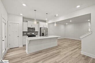 604 Harebell Wy in Greenville, SC - Building Photo - Building Photo