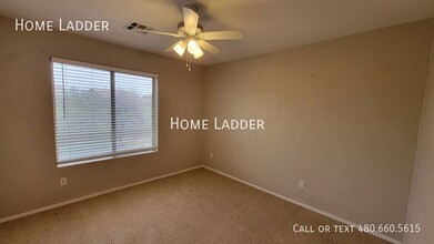 4733 E Woburn Ln in Cave Creek, AZ - Foto de edificio - Building Photo