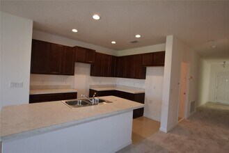 173 Luxmore Rd in Groveland, FL - Building Photo - Building Photo