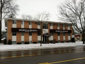 908 Court St in Saginaw, MI - Foto de edificio - Building Photo