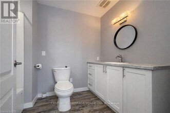 33 Dumfries St in Brant, ON - Building Photo - Building Photo