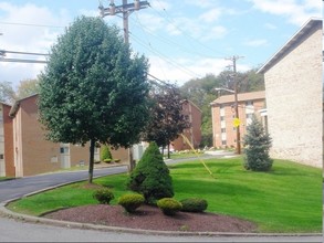 Maple Ridge in Pittsburgh, PA - Foto de edificio - Building Photo