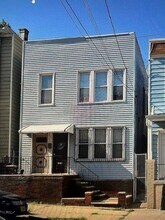 227 Beacon Ave in Jersey City, NJ - Building Photo - Building Photo