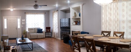 430 Blue Beech Way in Chesapeake, VA - Building Photo - Building Photo