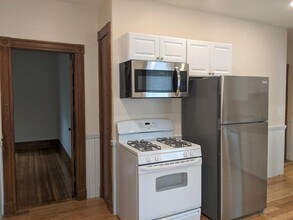 7 Belknap St, Unit 3 in Somerville, MA - Building Photo - Building Photo