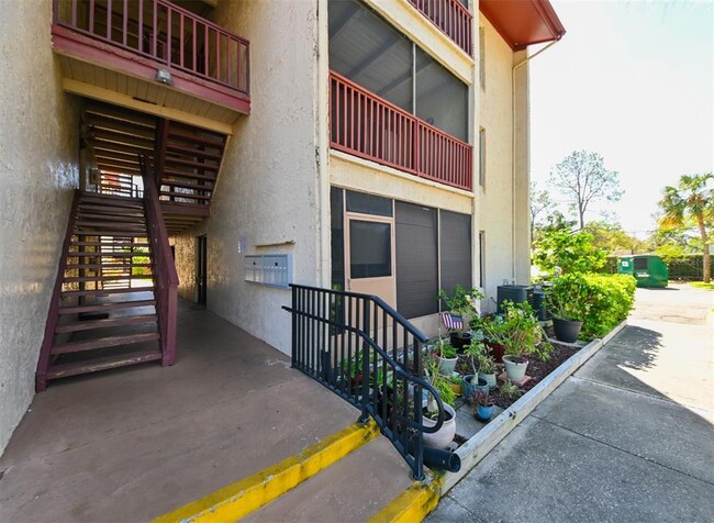 3853 S Lake Dr in Tampa, FL - Building Photo - Building Photo