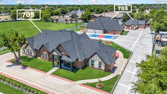 705 E Oates Rd in Garland, TX - Building Photo