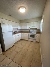 3325 Airport-Pulling Rd in Naples, FL - Building Photo - Building Photo