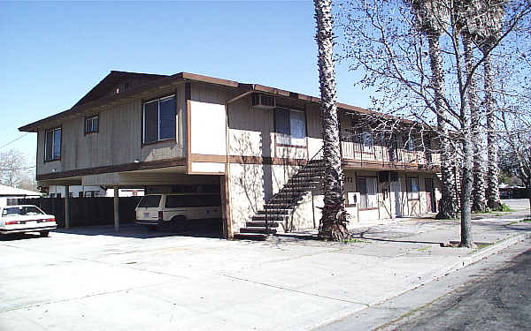 473 E Arcade St in Stockton, CA - Foto de edificio - Building Photo