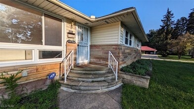 523 Harris Rd in Richmond Heights, OH - Building Photo - Building Photo