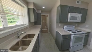 2050 Nike Dr in Waldorf, MD - Building Photo - Building Photo