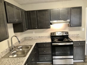 The Groves in Gastonia, NC - Foto de edificio - Building Photo