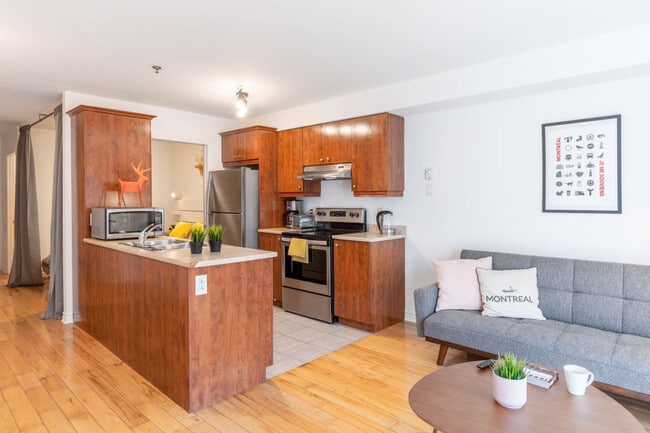 1407 Rue Aylwin in Montréal, QC - Building Photo - Building Photo