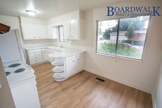 511 W 1800 N in Layton, UT - Building Photo - Building Photo