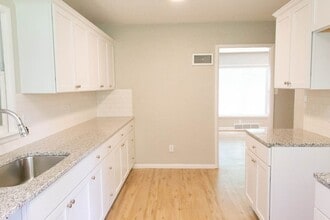 509 Locust St in Wamego, KS - Building Photo - Building Photo